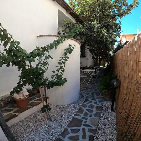 Villa Sari Affitta Camere 라 칼레타 외부 사진