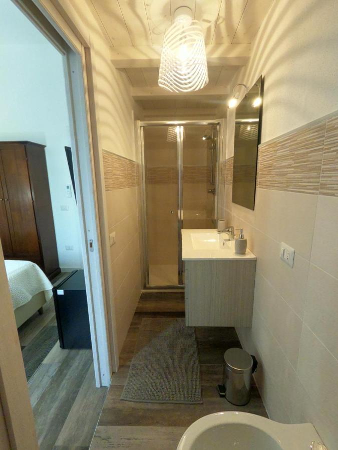 Villa Sari Affitta Camere 라 칼레타 외부 사진